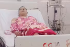 Đâm thủng tim bạn gái rồi tự đâm bụng mình