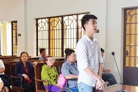 Va quẹt giao thông nhẹ, đánh người thành tàn phế