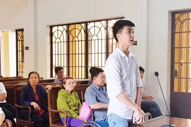 Va quẹt giao thông nhẹ, đánh người thành tàn phế