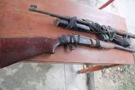 2 vợ chồng chết bất thường bên cạnh khẩu súng tự chế