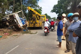 Bình Định: Ô tô tông xe máy, 2 người thương vong