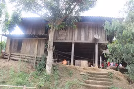 Chồng giết vợ bằng dao rồi tự sát bằng súng