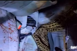 Truy bắt nhóm thanh niên chặn tài xế taxi, chém hành khách