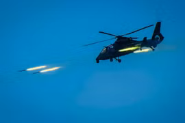 Trực thăng chiến đấu tập trận bắn tên lửa ở đông nam Trung Quốc