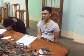 Gia Lai: Bắt giữ hai đối tượng mang theo kiếm và ma túy