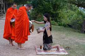 Hình ảnh đẹp mỗi sáng trên khắp đất nước Lào