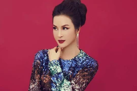 Thanh Mai tỏa sáng với áo dài sequins