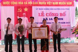 Xã Ia Nhin đạt chuẩn nông thôn mới