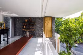 Nhà phố giống như ốc đảo xanh ở Nha Trang