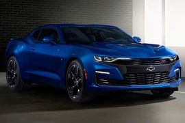 Chevrolet Camaro 2019 lộ diện với thiết kế ấn tượng