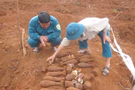 Gia Lai: Phát hiện hầm đạn pháo "khủng" trong vườn cà phê