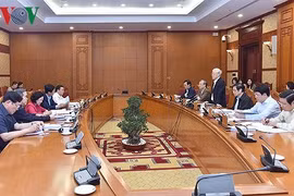 Bộ Chính trị cho ý kiến về các đề án trình Hội nghị TƯ 7