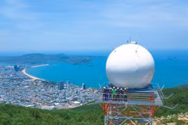 Đề xuất xây dựng trạm ra đa trên biển quét được 300 km để 'đón' bão sớm