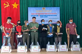 Nghĩa tình với người dân xã biên giới Ia Chía