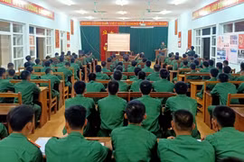 Tiểu đoàn Huấn luyện-Cơ động phát động thi đua bảo đảm trật tự an toàn giao thông