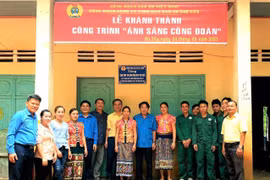 Công đoàn Cao su Việt Nam bàn giao công trình "Ánh sáng Công đoàn" tại Chư Păh