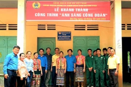 Công đoàn Cao su Việt Nam bàn giao công trình "Ánh sáng Công đoàn" tại Chư Păh