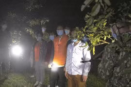 Nửa đêm vượt biên sang Trung Quốc, 16 người bị biên phòng Lào Cai bắt giữ