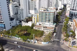 Đất "vàng" đường biển Nha Trang bỏ hoang