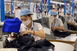 Có nên điều chỉnh lương tối thiểu từ 1.7 hằng năm?