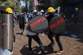 Úc đình chỉ quan hệ quốc phòng với Myanmar