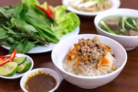 Phở khô và mật ong rừng vào top 100 món ăn, quà tặng đặc sản