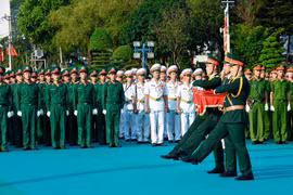 Trang nghiêm Lễ Thượng cờ tại Quảng trường Đại Đoàn Kết