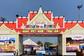 Gia Lai: Khai mạc Hội chợ mua sắm và ẩm thực hàng Việt Nam-Thái Lan