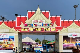 Gia Lai: Khai mạc Hội chợ mua sắm và ẩm thực hàng Việt Nam-Thái Lan