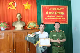 Pleiku: Khen thưởng chàng trai bắt cướp ngày 30 Tết