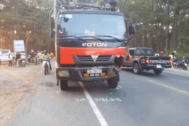 Mang Yang: Va chạm với xe tải, 2 anh em tử vong