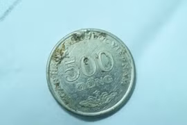 Khẩn cấp nội soi gắp đồng xu ra khỏi ổ bụng bé gái