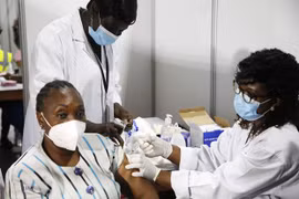 WHO sẽ phân phối 237 triệu liều vắcxin theo chương trình COVAX