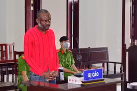 Tuyên án tử hình đối tượng Nigeria vận chuyển gần 4kg ma túy đá