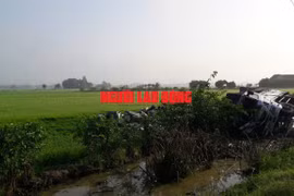 Xe tải tông xe khách chở đoàn hành hương: Thêm 1 người chết