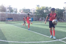 "Lò" luyện cầu thủ ở vùng biên giới Đức Cơ