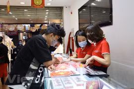 Giá vàng trong nước lao dốc giảm mạnh tới 330.000 đồng