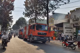 Pleiku: Kịp thời dập tắt đám cháy nhà trên đường Wừu