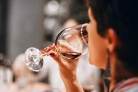 Thói quen uống rượu làm gia tăng nguy cơ mắc bệnh ung thư vú