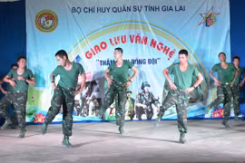 Thắm tình đồng đội