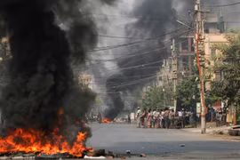 Sức ép gia tăng lên quân đội Myanmar