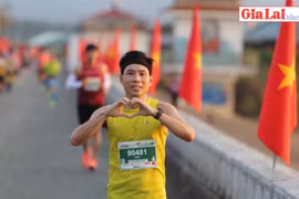 Ấn tượng đẹp về giải chạy quốc gia trên Phố núi