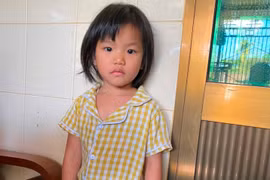 Pleiku: Bé gái 4 tuổi bị bỏ rơi, nghi bị bạo hành