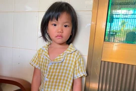 Pleiku: Bé gái 4 tuổi bị bỏ rơi, nghi bị bạo hành