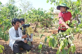 Những "Youtuber làng" ở Gia Lai