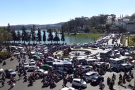 Đà Lạt lần đầu tiên có đèn xanh đèn đỏ: 6 nơi kẹt xe nặng nhất sẽ được lắp