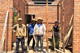 Dạy nghề để tạo sinh kế lâu dài cho lao động dân tộc thiểu số