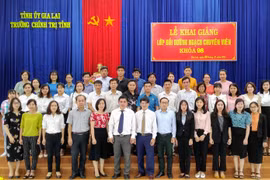 Trường Chính trị tỉnh Gia Lai khai giảng lớp bồi dưỡng ngạch chuyên viên khóa 98