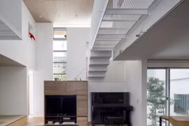 Ngôi nhà bên ngoài tưởng đơn sơ nhưng bên trong có không gian đẹp như mơ