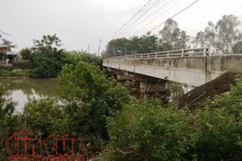 Cãi nhau với chồng, vợ trẻ nhảy cầu tự vẫn trong đêm